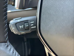 Peugeot 208 1.2 Hybrid 110 Allure Premium