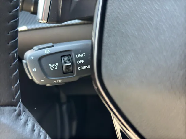 Peugeot 208 1.2 Hybrid 110 Allure Premium