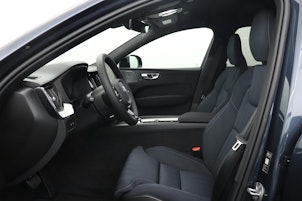 Vehicle image VOLVO XC60 2.0 T6 TE Plus Dark eAWD