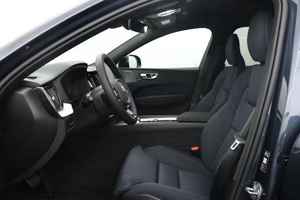 VOLVO XC60 2.0 T6 TE Plus Dark eAWD 2