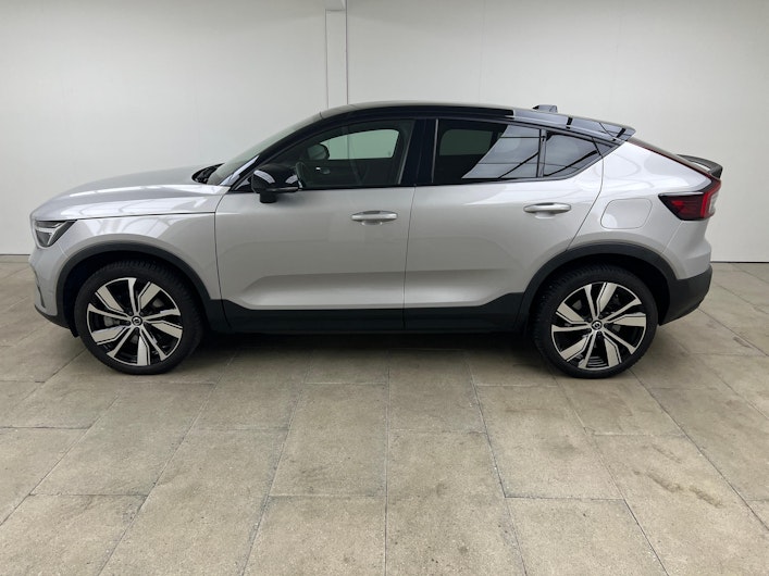 Vehicle image VOLVO C40