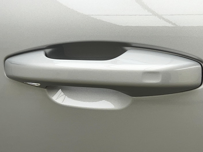 Vehicle image VOLVO C40