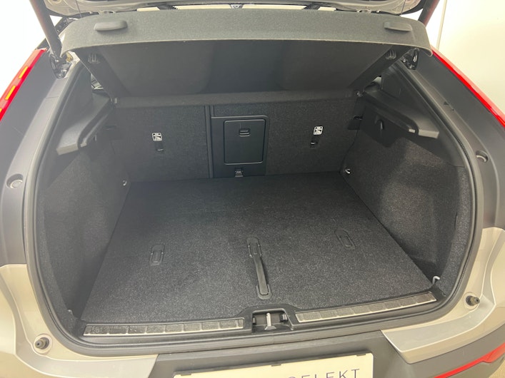 Vehicle image VOLVO C40