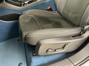 Vehicle image VOLVO C40 P8 Twin Recharge AWD / ab 3,99% Leasing inkl. 1 Jahr Protect Autoversicherung