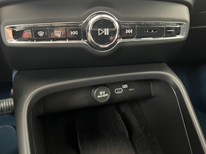 Vehicle image VOLVO C40 P8 Twin Recharge AWD / ab 3,99% Leasing inkl. 1 Jahr Protect Autoversicherung