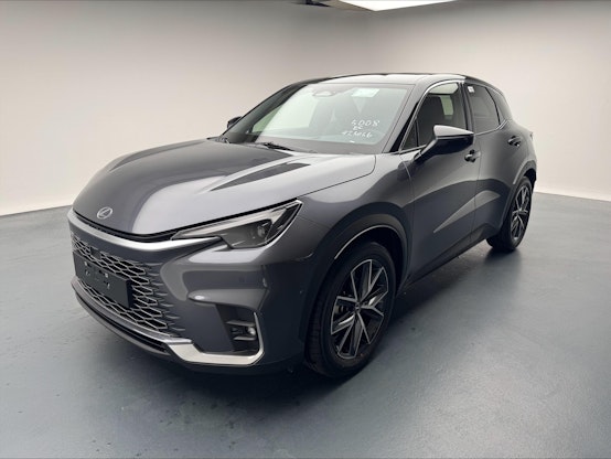 First vehicle image
