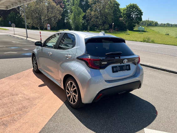 Vehicle image 7