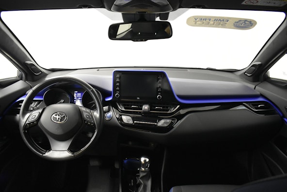 Vehicle image 6