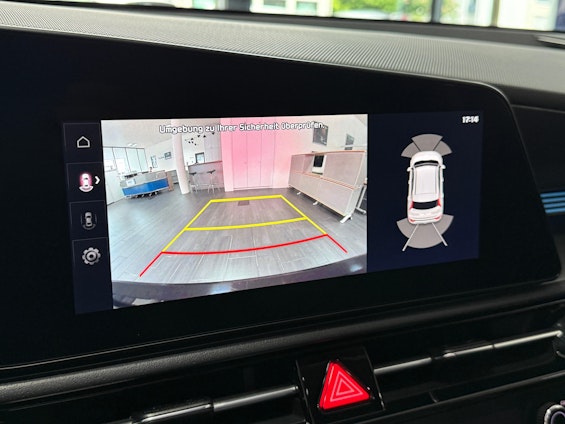 Vehicle image 13 Vehicle image 13