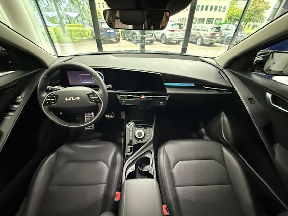 Vehicle image 10 Vehicle image 10