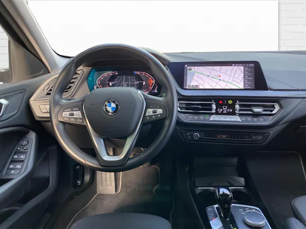 BMW 120d xDrive SAG