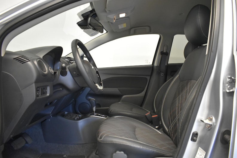 Vehicle image MITSUBISHI SPACE STAR