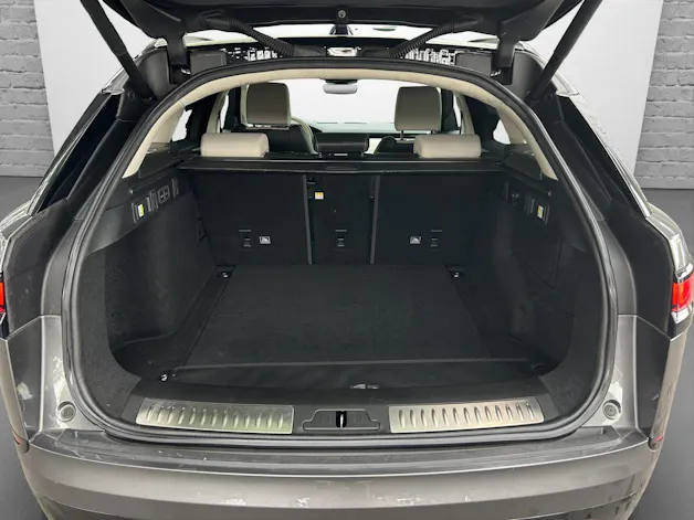 Land Rover Range Rover Velar 3.0 V6 R-Dynamic