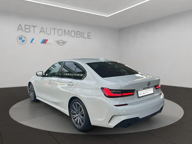 BMW 330d xDrive SAG