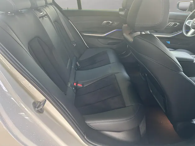 BMW 330d xDrive SAG