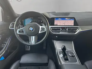 BMW 330d xDrive SAG