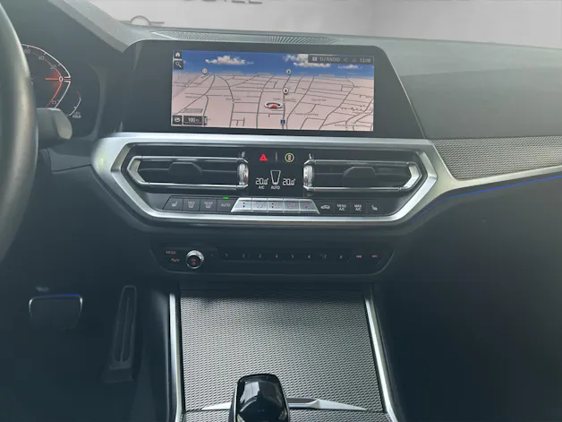 BMW 330d xDrive SAG