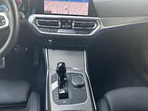 BMW 330d xDrive SAG