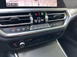 BMW 330d xDrive SAG