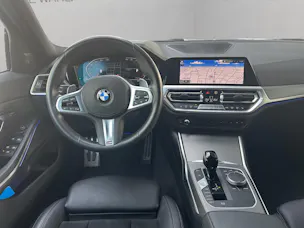 BMW 330d xDrive SAG