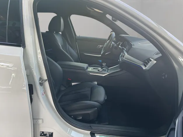 BMW 330d xDrive SAG