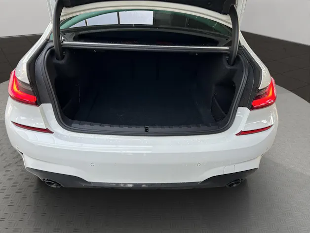 BMW 330d xDrive SAG