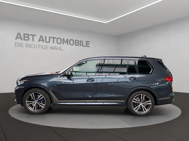 BMW X7 M50i