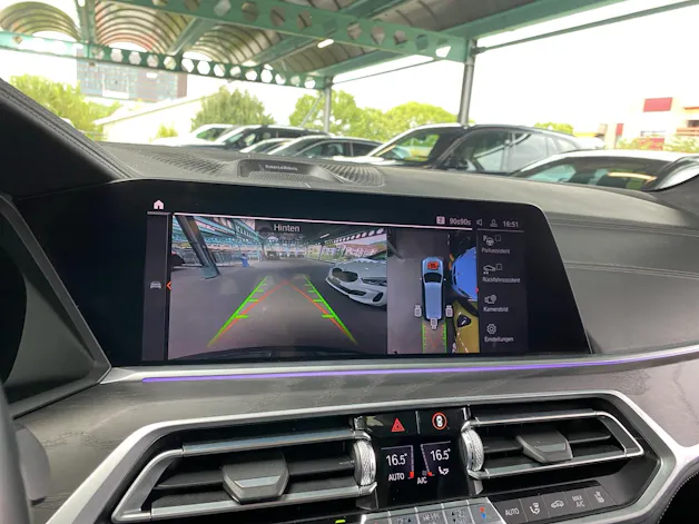 BMW X7 M50i