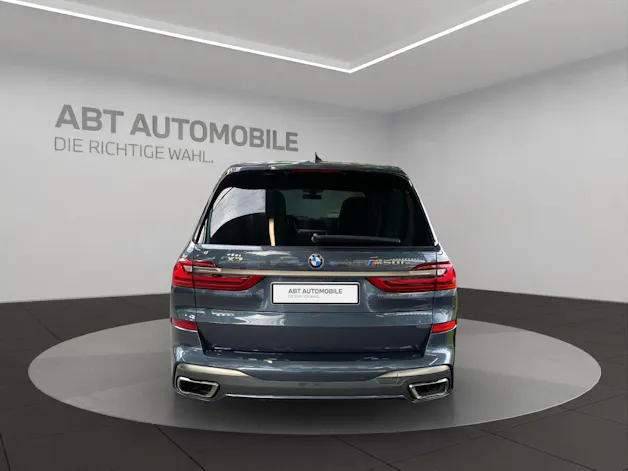 BMW X7 M50i