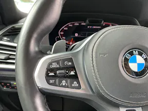 BMW X7 M50i