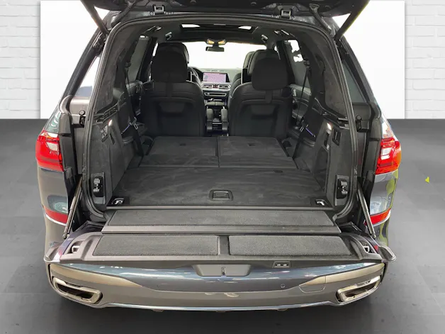 BMW X7 M50i