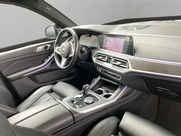 BMW X7 M50i