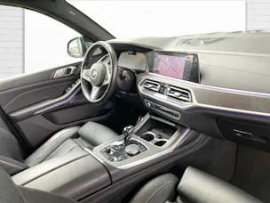 BMW X7 M50i