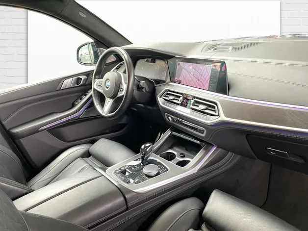 BMW X7 M50i