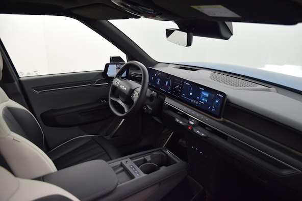 Vehicle image 18