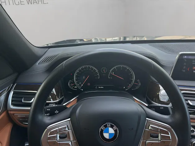 BMW 750i xDrive