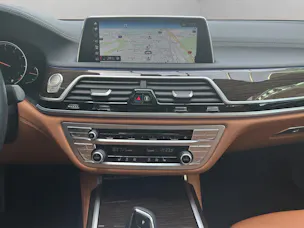 BMW 750i xDrive