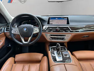 BMW 750i xDrive