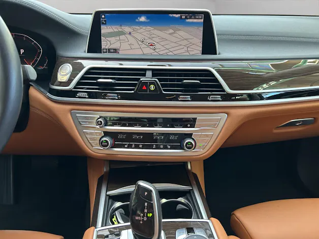 BMW 750i xDrive
