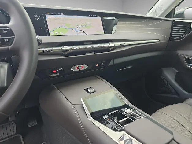 DS Automobiles 4 1.2 Hybrid Antoine de Saint Exupéry