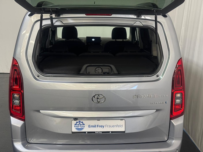 Vehicle image TOYOTA PROACE CITY VERSO
