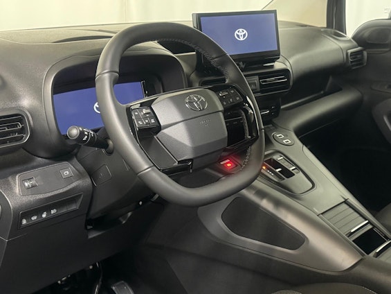 Vehicle image 8 Vehicle image 8