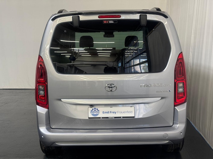 Vehicle image TOYOTA PROACE CITY VERSO