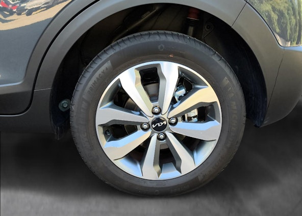 Vehicle image 13 Vehicle image 13