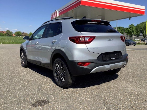 Vehicle image 4 Vehicle image 4