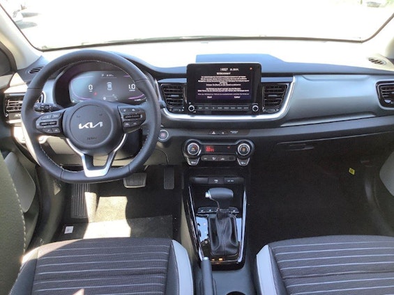 Vehicle image 8 Vehicle image 8