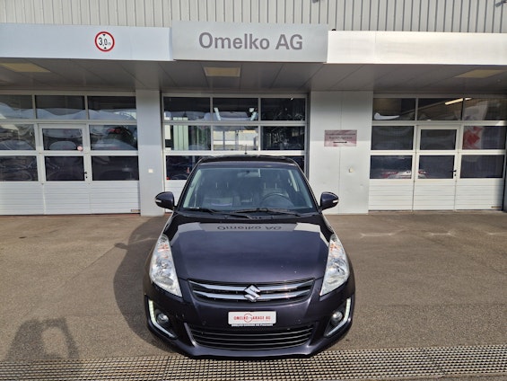 First vehicle image