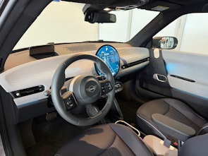 Vehicle image MINI J01 Cooper SE