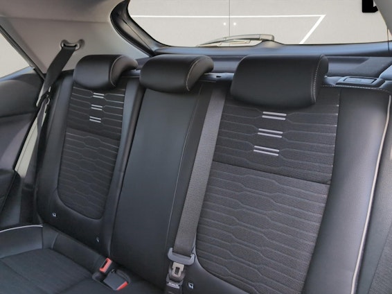 Vehicle image 16 Vehicle image 16