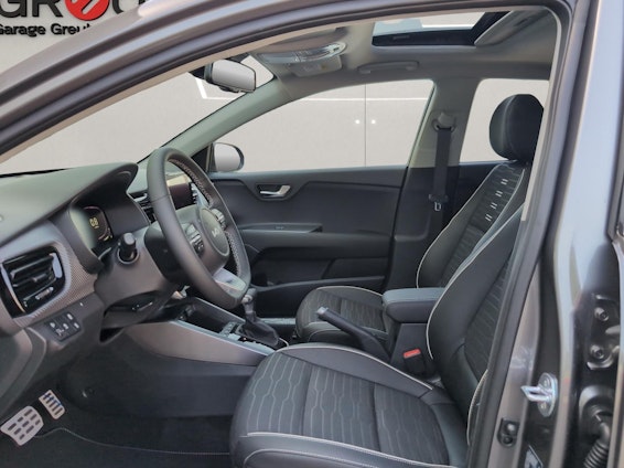 Vehicle image 8 Vehicle image 8